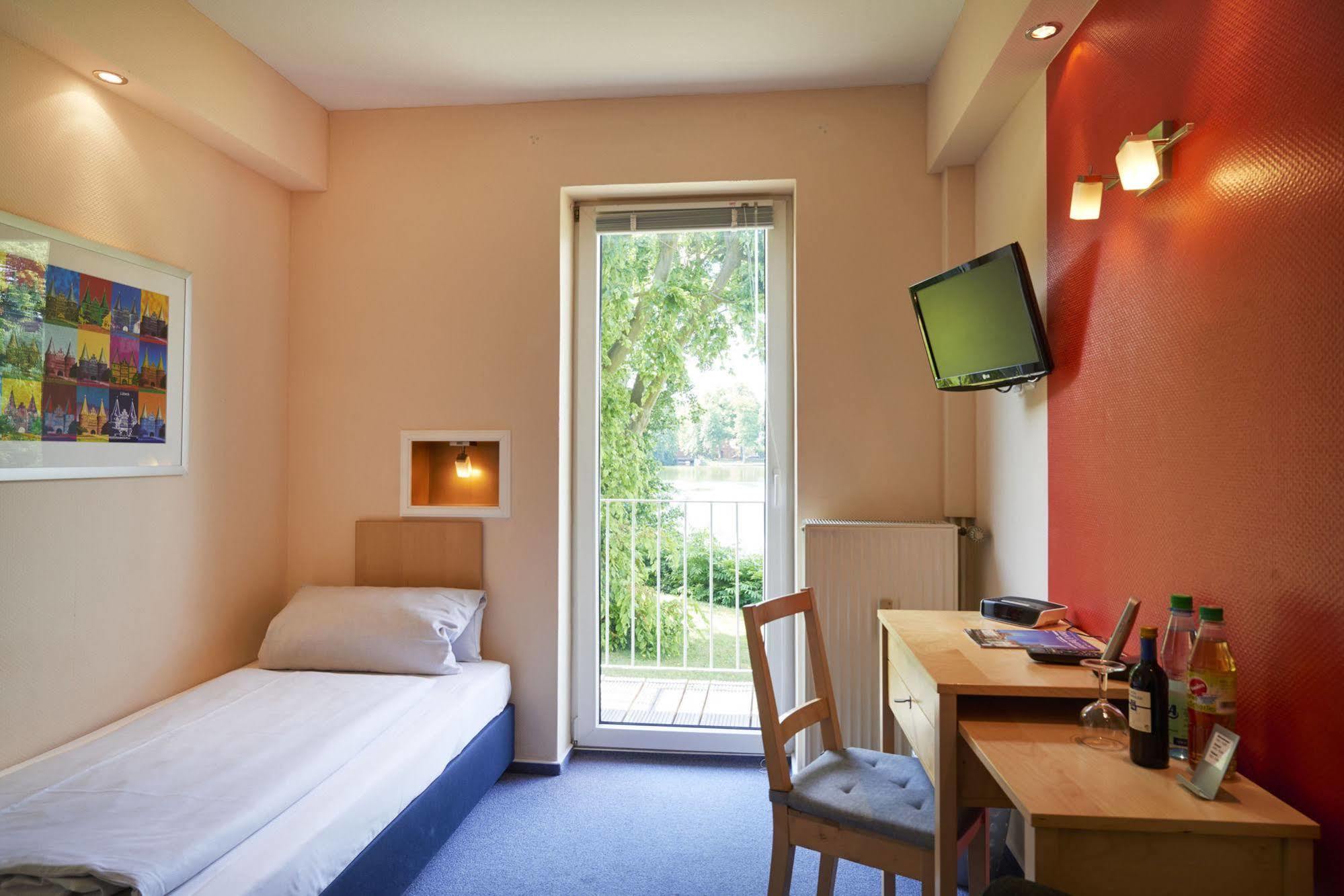 Hotel Am Muehlenteich Любек Екстер'єр фото