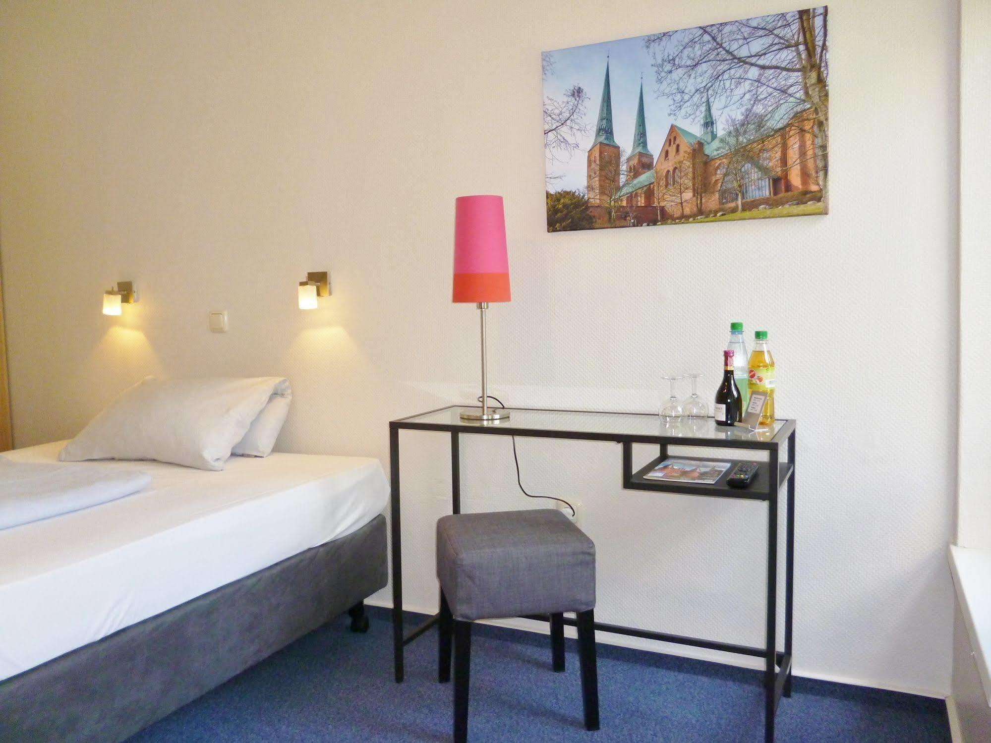 Hotel Am Muehlenteich Любек Екстер'єр фото