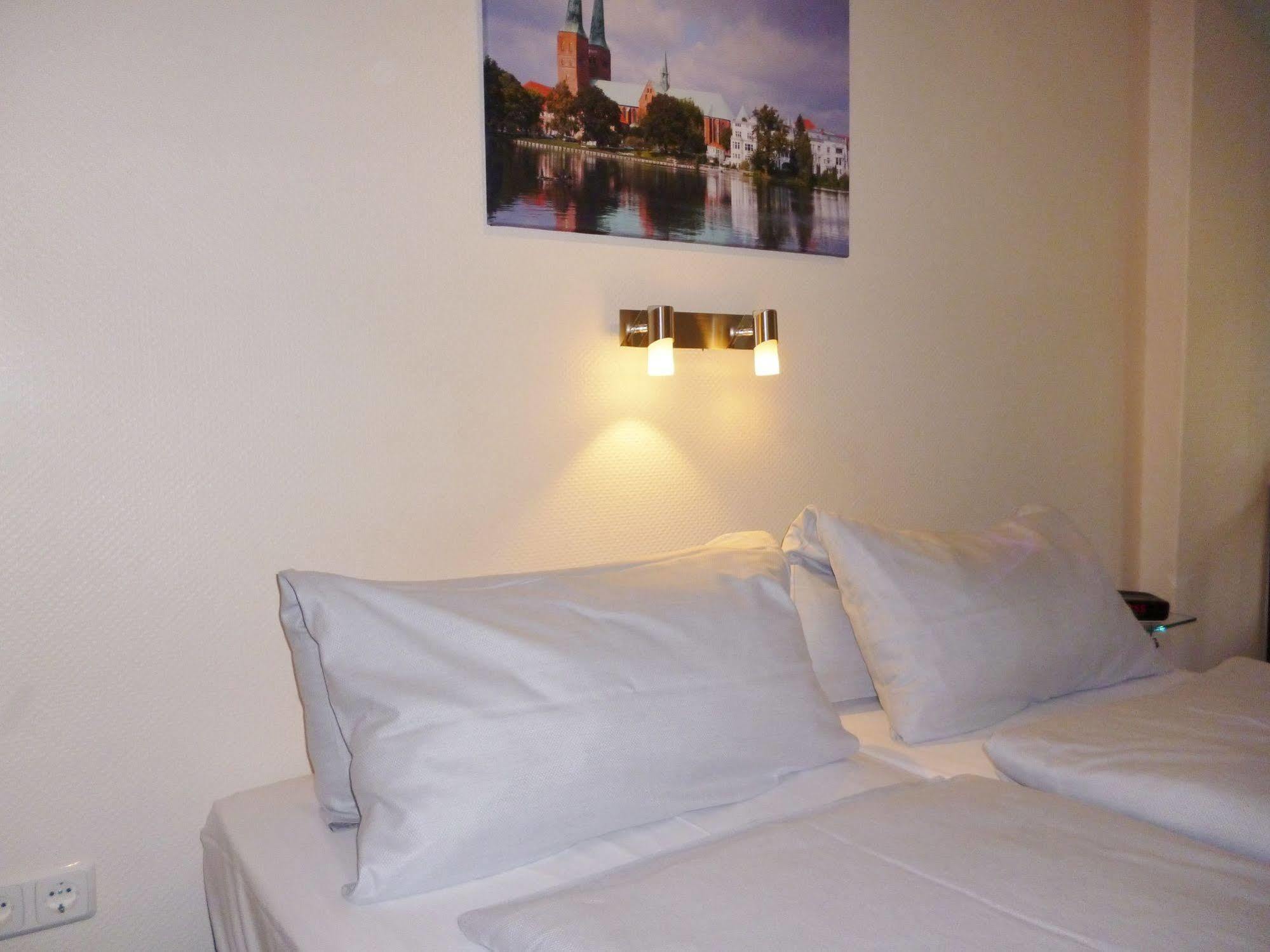 Hotel Am Muehlenteich Любек Екстер'єр фото