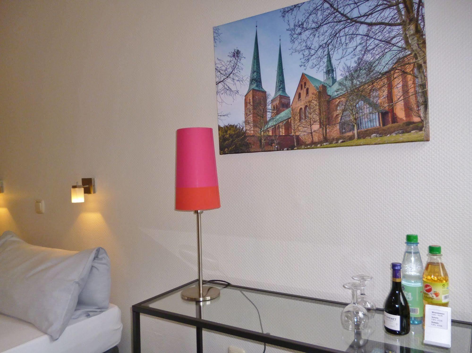 Hotel Am Muehlenteich Любек Екстер'єр фото