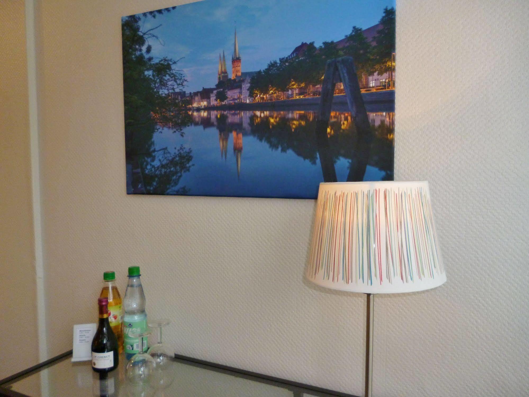 Hotel Am Muehlenteich Любек Екстер'єр фото